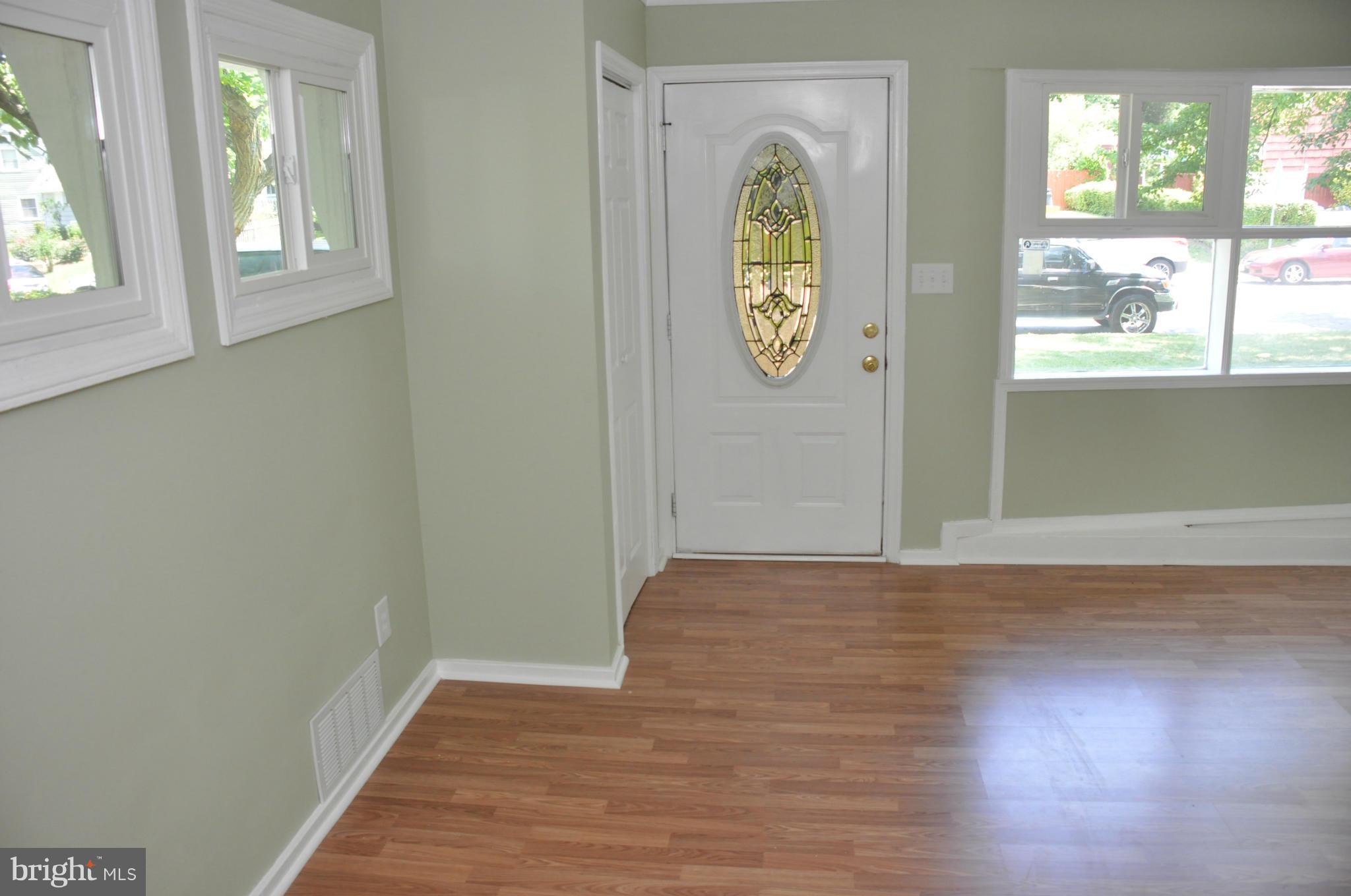 7105 Decatur Street Hyattsville, MD 20784 - Photo 3 of 29 Interior (General)