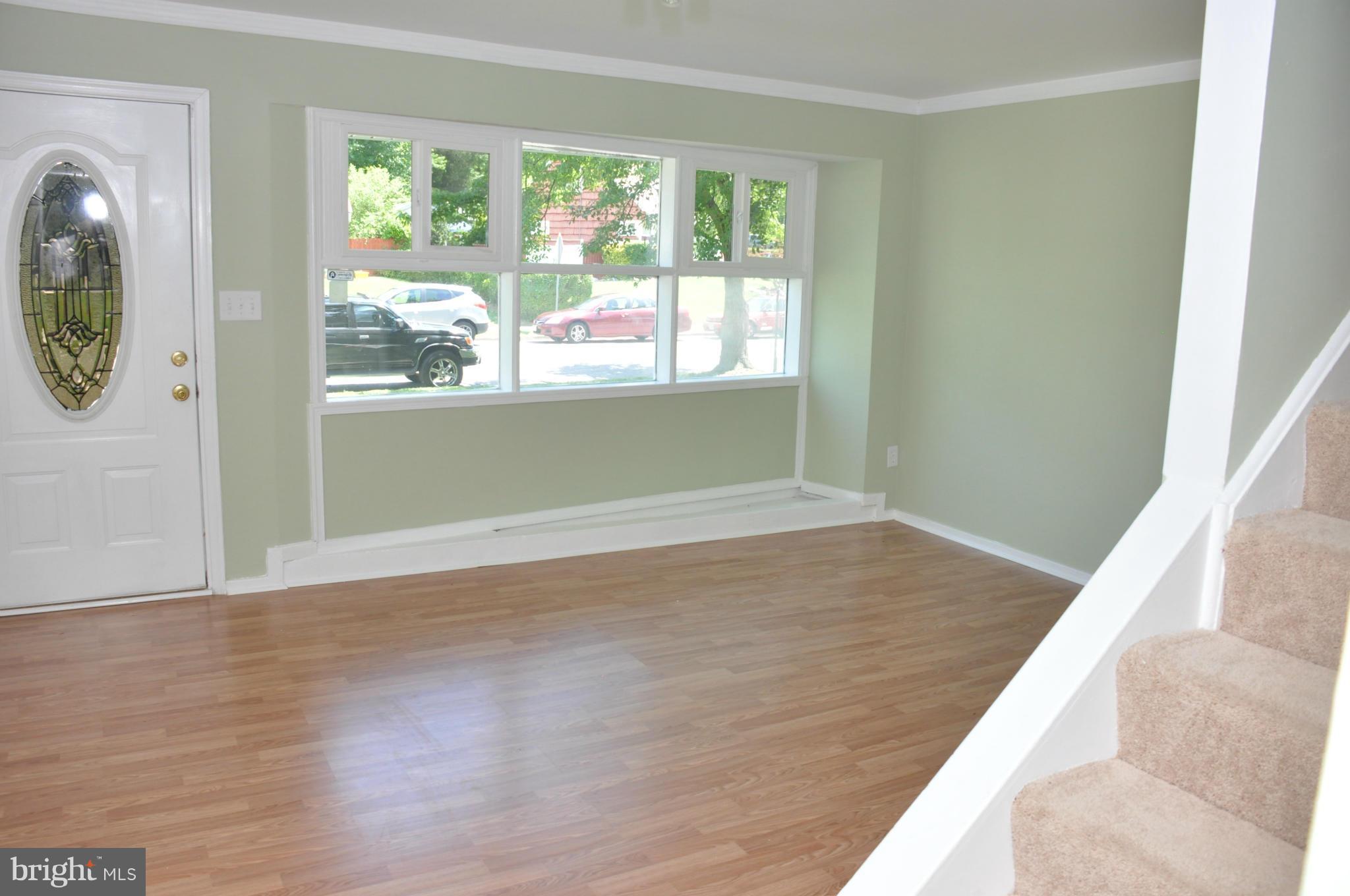 7105 Decatur Street Hyattsville, MD 20784 - Photo 4 of 29 Interior (General)