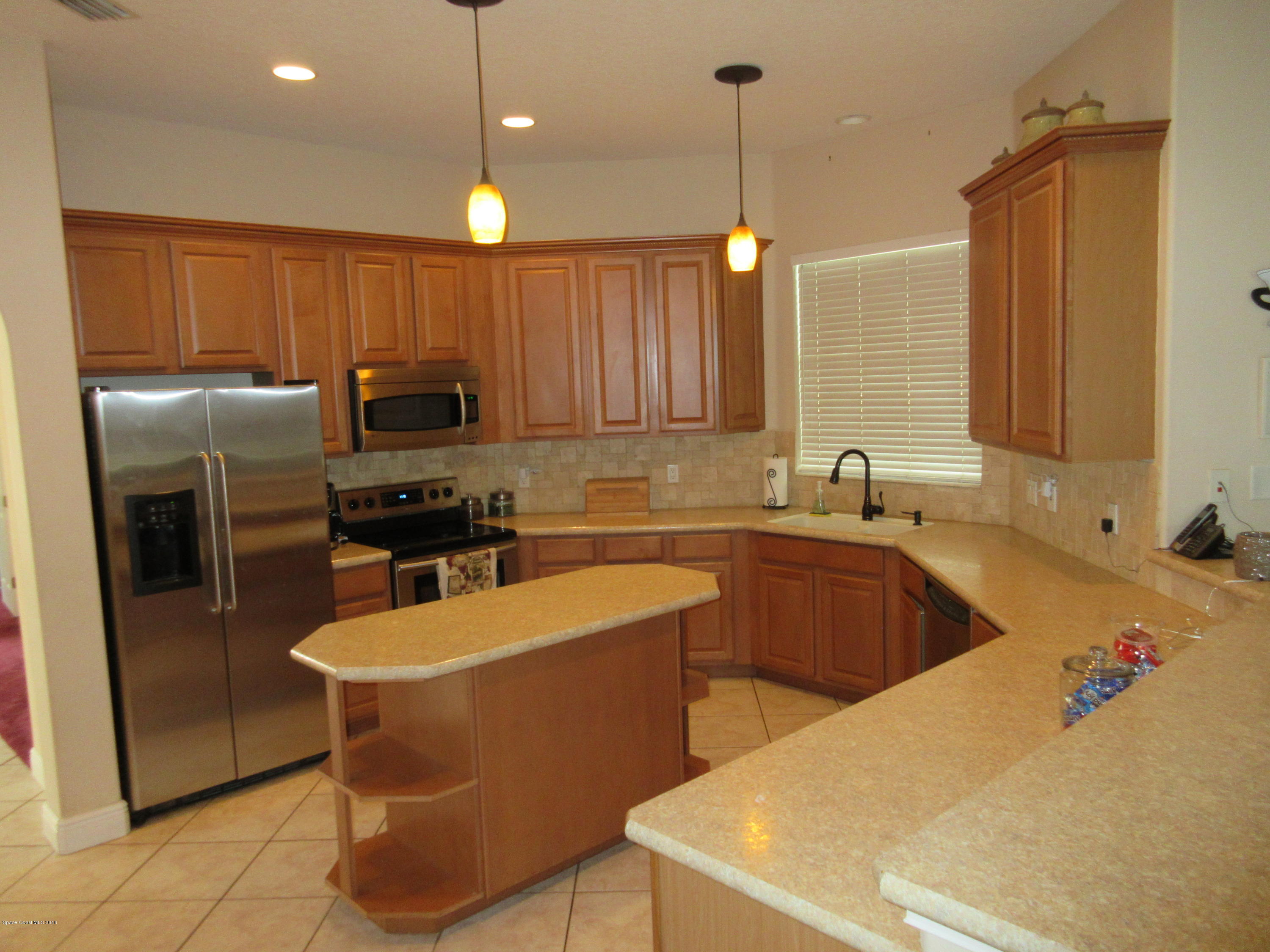 1237 Gerrity Street Southwest Palm Bay, FL 32908 - Photo 33 of 61 IMG_2852