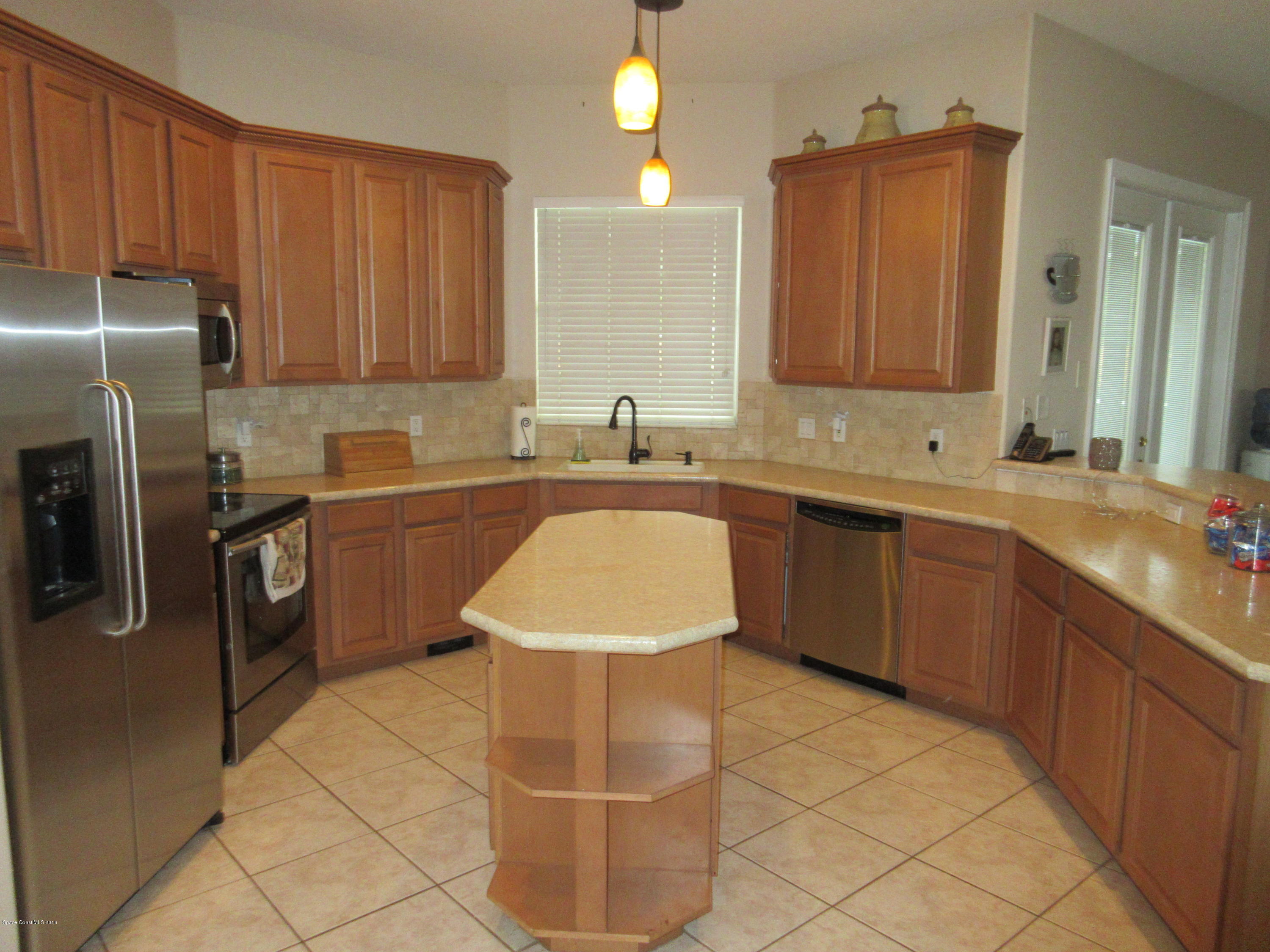 1237 Gerrity Street Southwest Palm Bay, FL 32908 - Photo 38 of 61 IMG_2853