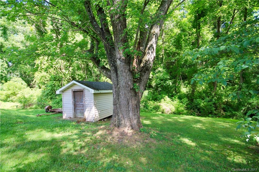 130 Lower Edgewood Road Candler, NC 28715 - Photo 4 of 24 Gallery Image 4