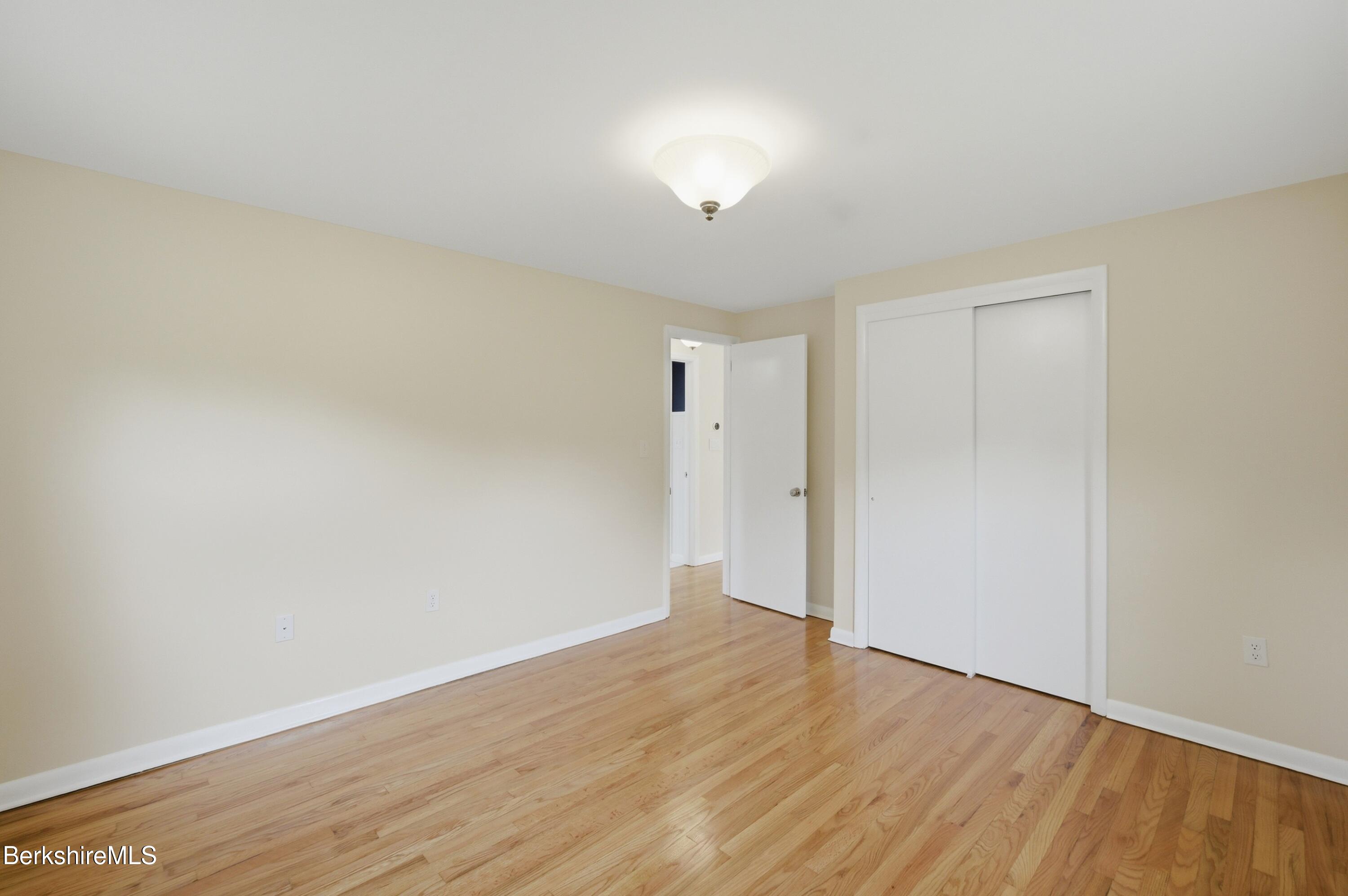 184 Melbourne Road Pittsfield, MA 01201 - Photo 17 of 36 Bedroom 1