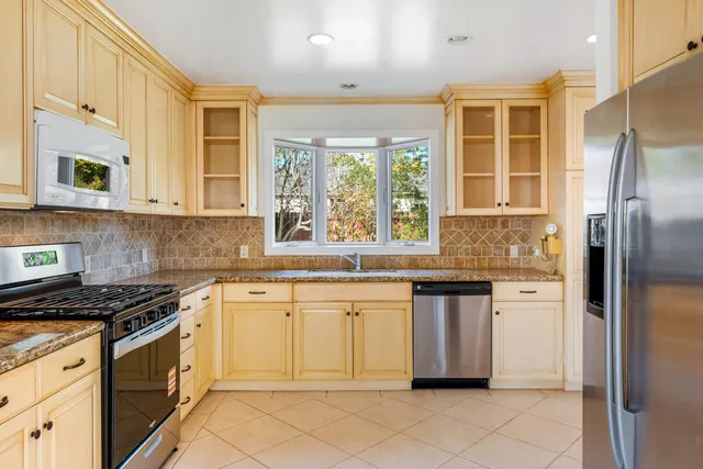 $2,100,000 | 39 East Calle Crespis, Santa Barbara, CA 93105