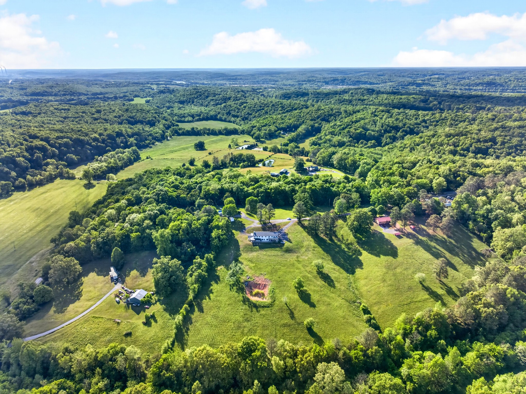 3485 Pinetree Circle Palmyra, TN 37142 - Photo 83 of 84 an aerial view of a residential houses with a yard and lake view