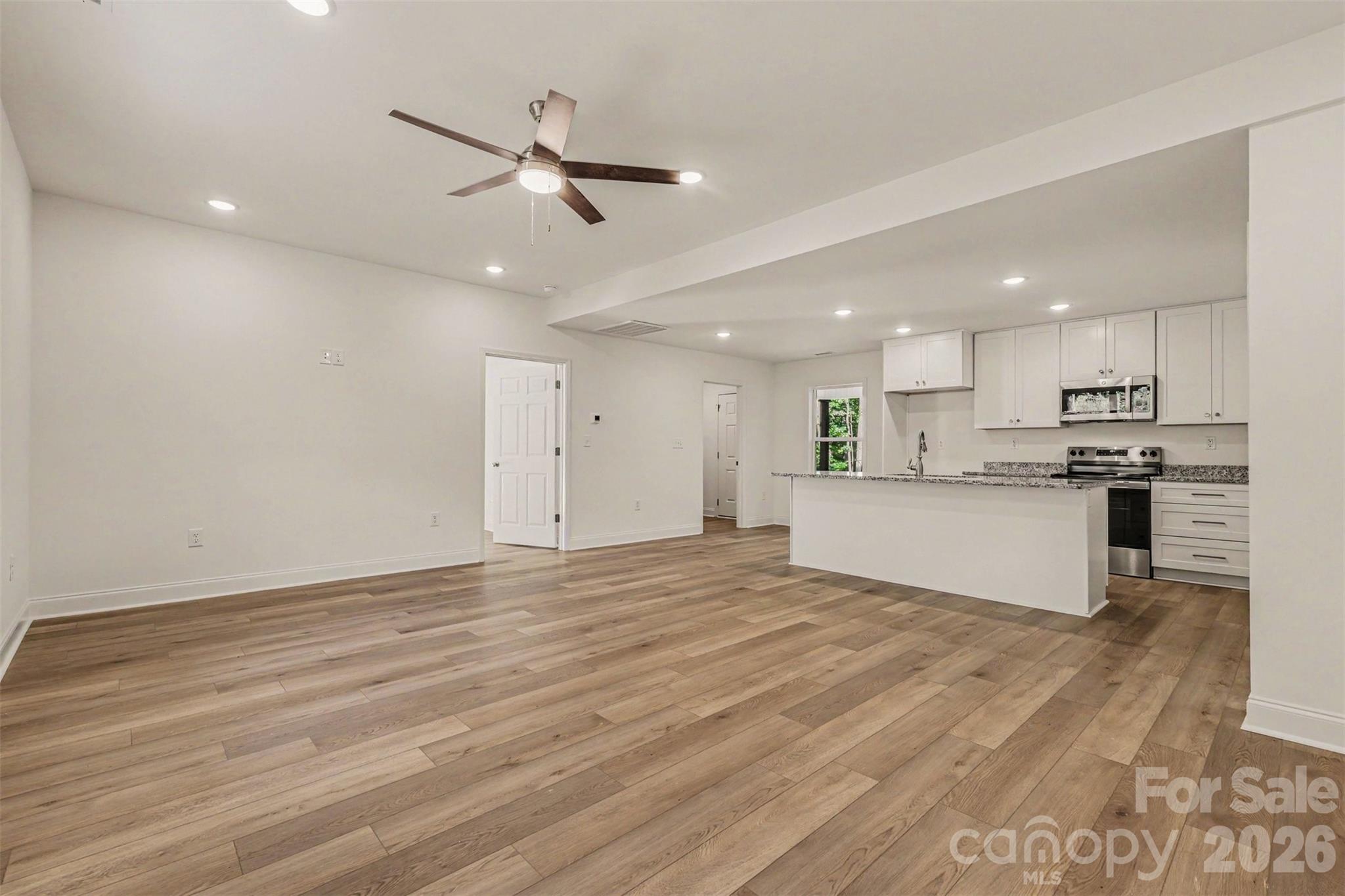 160 Parris Road Blacksburg, SC 29702 - Photo 5 of 26