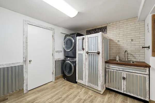 $290,000 | 688 Elizabeth Street, Unit 688, Maple Park, IL 60151