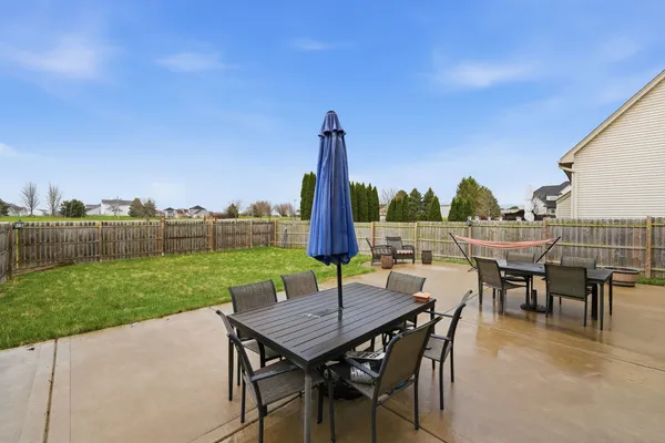 $290,000 | 688 Elizabeth Street, Unit 688, Maple Park, IL 60151