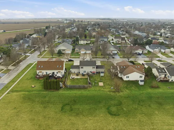 $290,000 | 688 Elizabeth Street, Unit 688, Maple Park, IL 60151