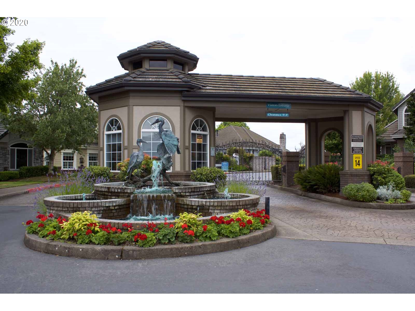 1850 Lake Shore Drive Eugene, OR 97408 - Photo 2 of 32