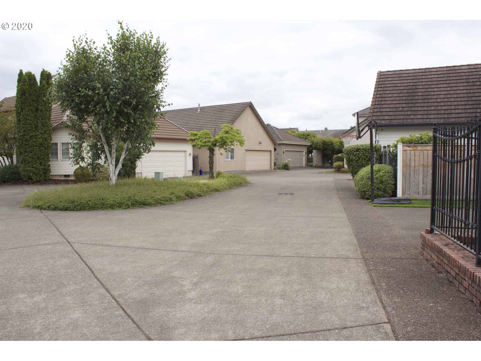 1850 Lake Shore Drive Eugene, OR 97408 - Photo 9 of 32