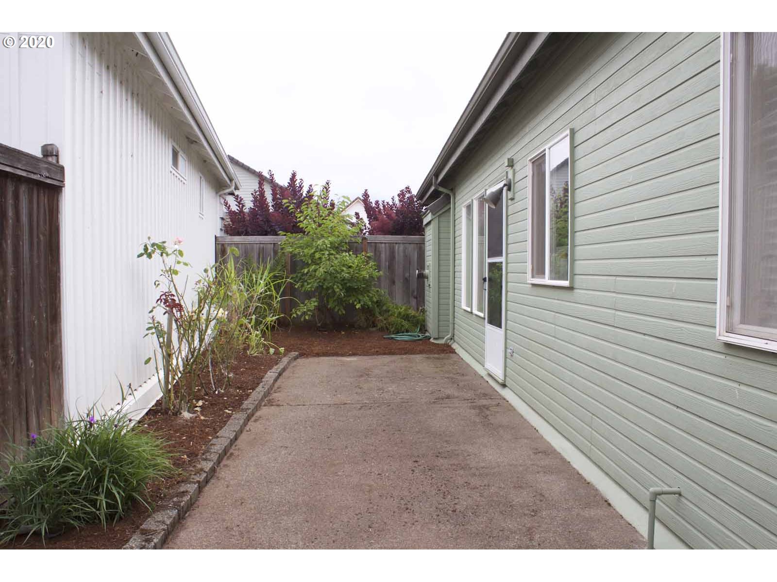 1850 Lake Shore Drive Eugene, OR 97408 - Photo 10 of 32