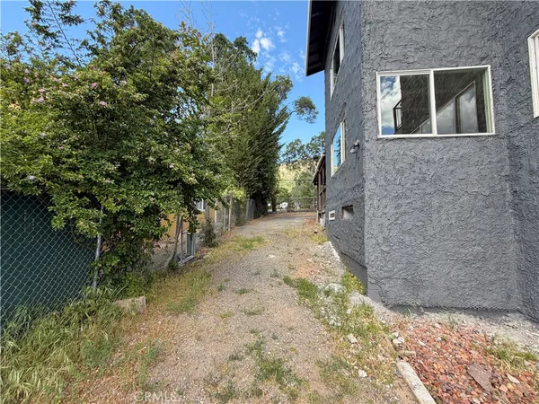 $400,000 | 10523 East Highway 20, Lucerne, CA 95423