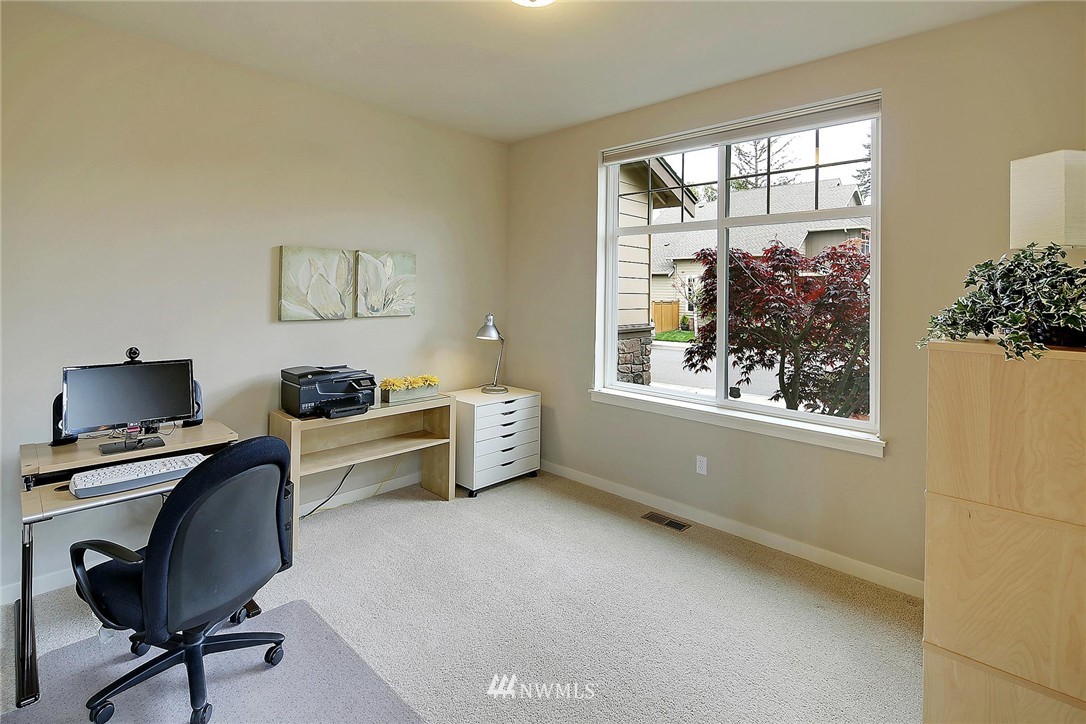 4731 Northeast 2nd Place Renton, WA 98059 - Photo 11 of 25