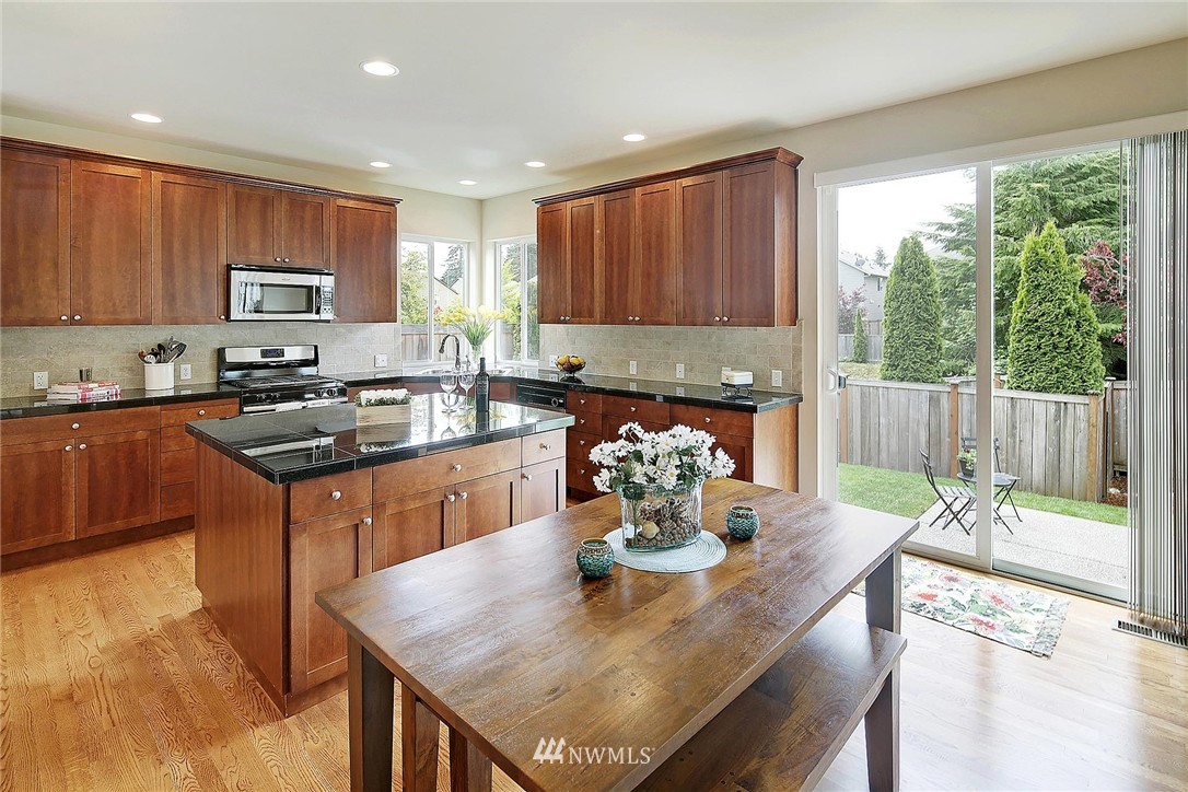 4731 Northeast 2nd Place Renton, WA 98059 - Photo 3 of 25