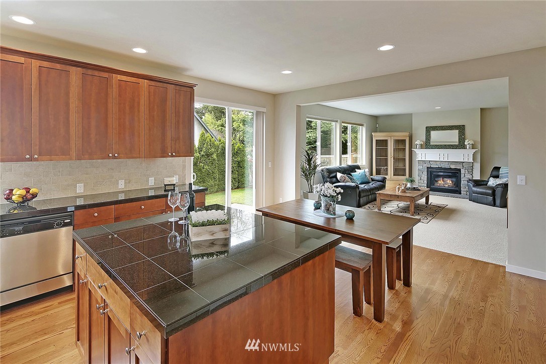 4731 Northeast 2nd Place Renton, WA 98059 - Photo 6 of 25