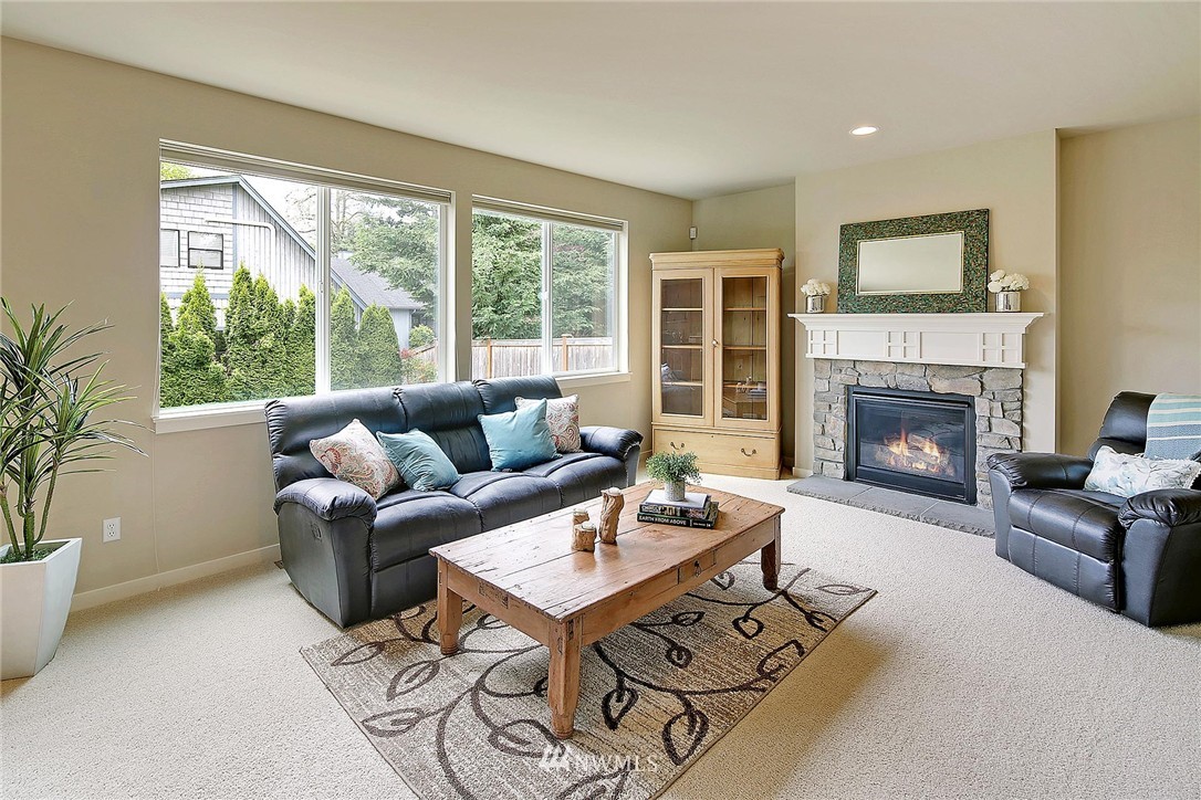 4731 Northeast 2nd Place Renton, WA 98059 - Photo 7 of 25