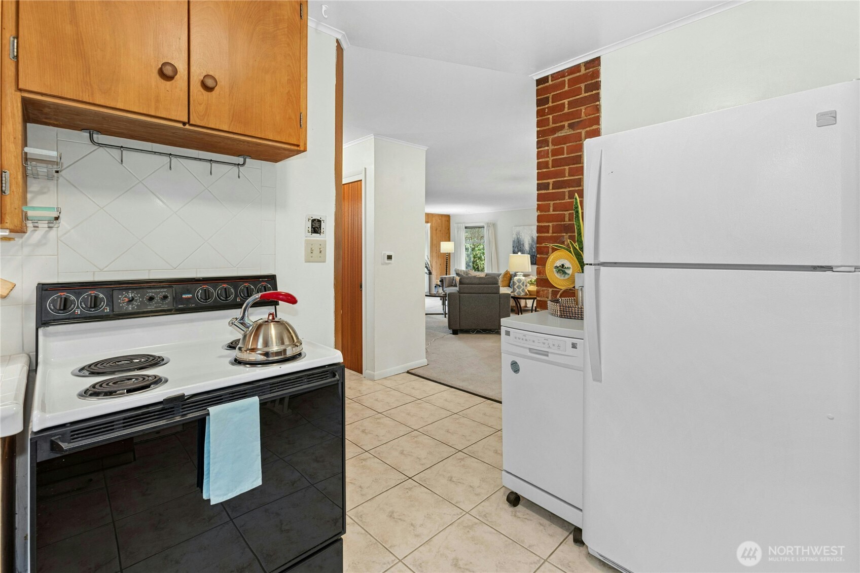 6526 Northeast 198th Street Kenmore, WA 98028 - Photo 17 of 31