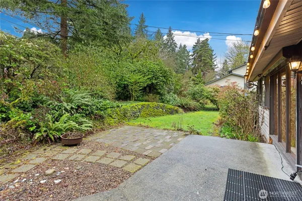 $965,000 | 6526 Northeast 198th Street, Kenmore, WA 98028