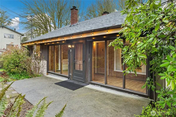 $965,000 | 6526 Northeast 198th Street, Kenmore, WA 98028