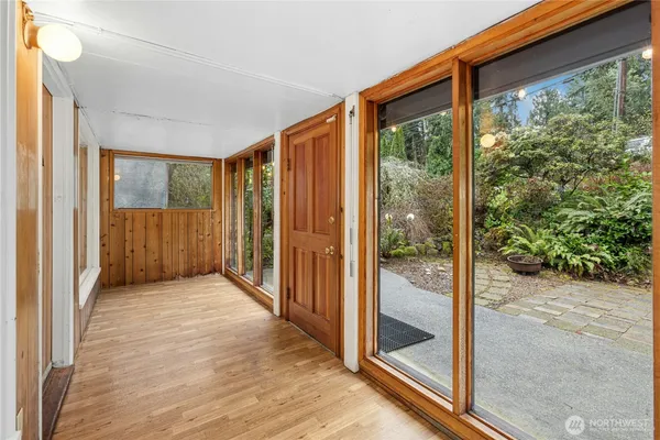 $965,000 | 6526 Northeast 198th Street, Kenmore, WA 98028