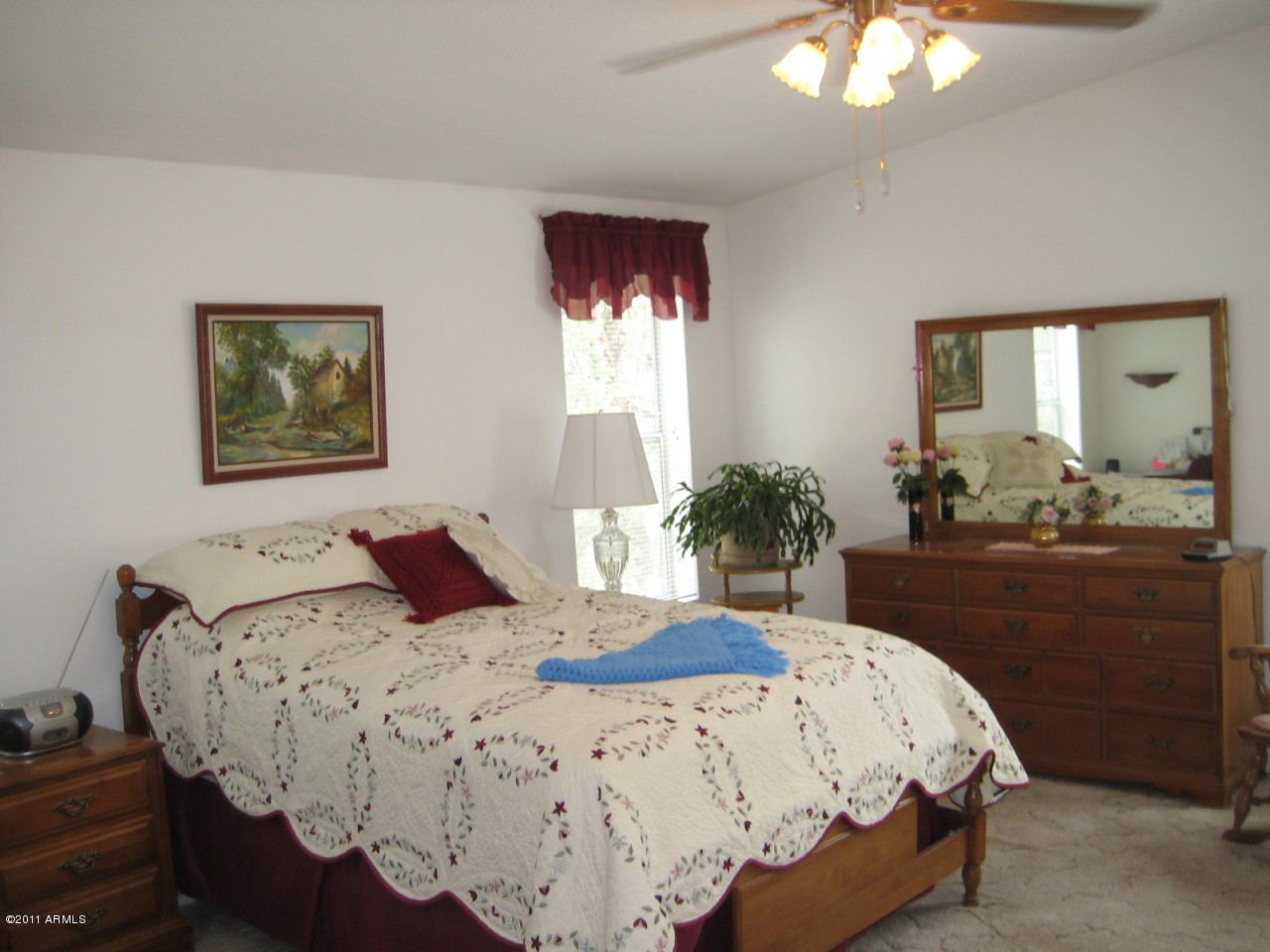 2151 Fishermans Road Overgaard, AZ 85933 - Photo 6 of 13 Master Suite