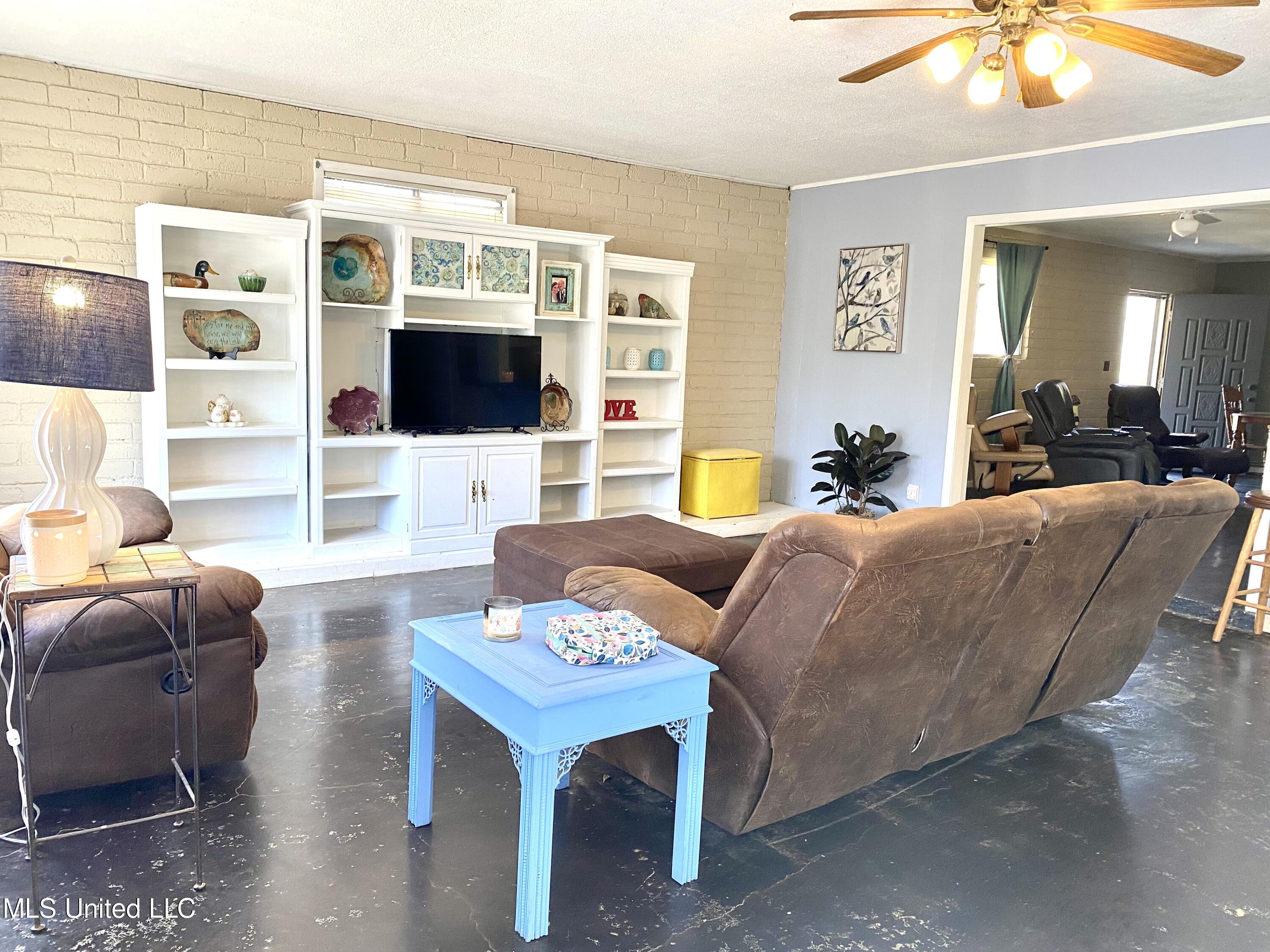 72 Overby Road Benton, MS 39039 - Photo 5 of 21 DF09FFFE-94AE-47F2-A5FE-50F8AB518403_1_2
