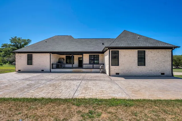 $899,900 | 4195 Pulaski Highway, Culleoka, TN 38451