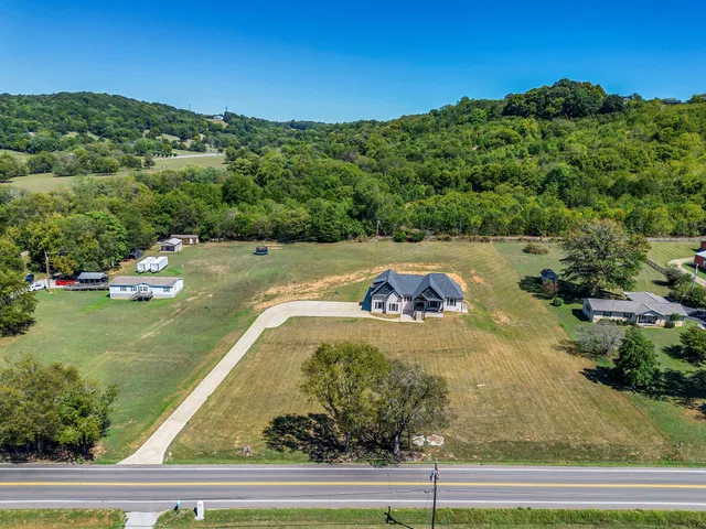 $899,900 | 4195 Pulaski Highway, Culleoka, TN 38451