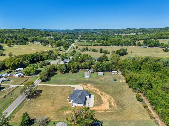 $899,900 | 4195 Pulaski Highway, Culleoka, TN 38451