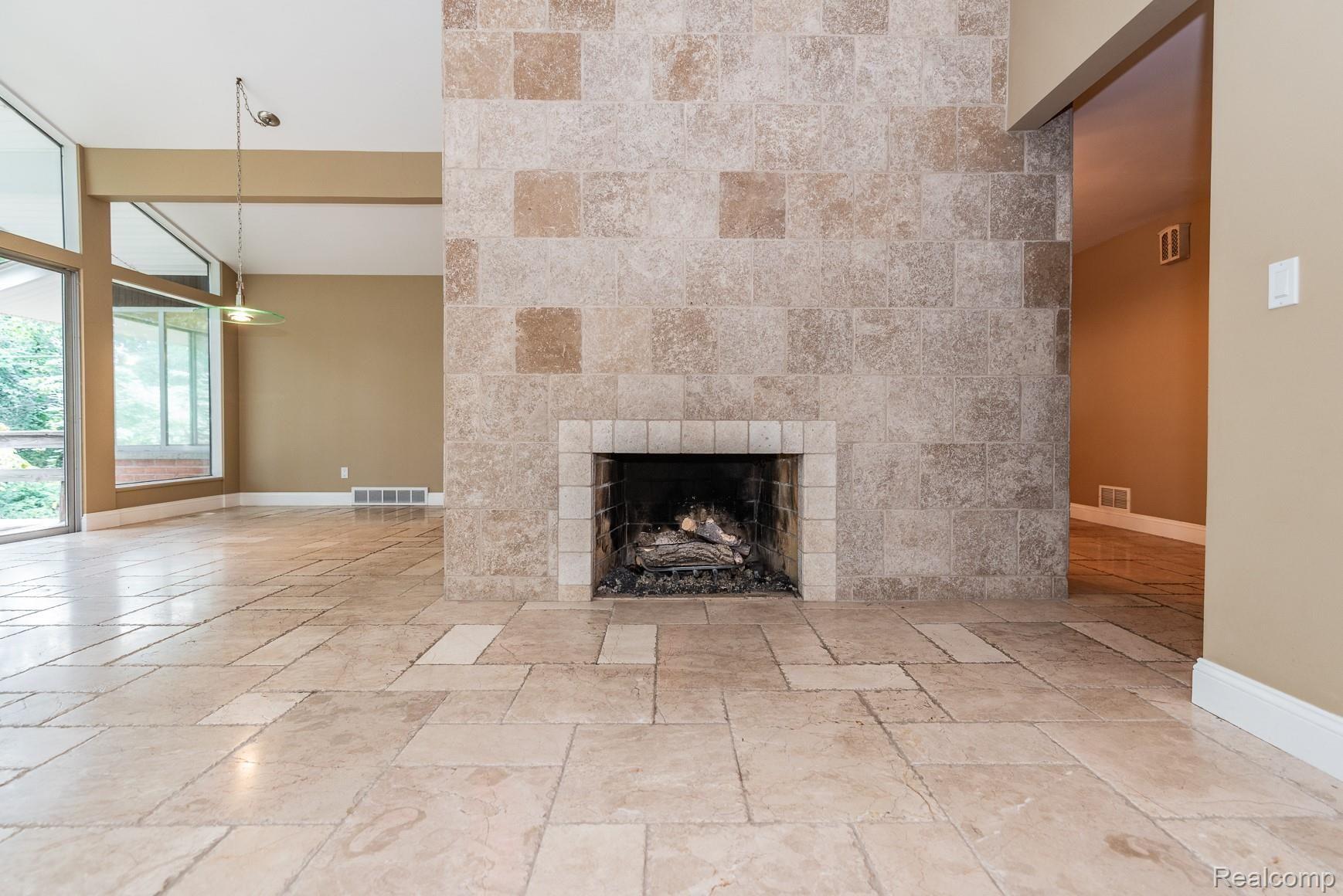 1315 Lone Pine Road Bloomfield Hills, MI 48302 - Photo 15 of 40 DSC_5326.jpg