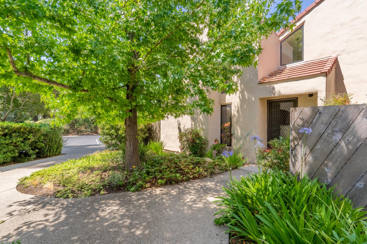 211 North Carrillo Road, Unit E Ojai, CA 93023 - Photo 2 of 28