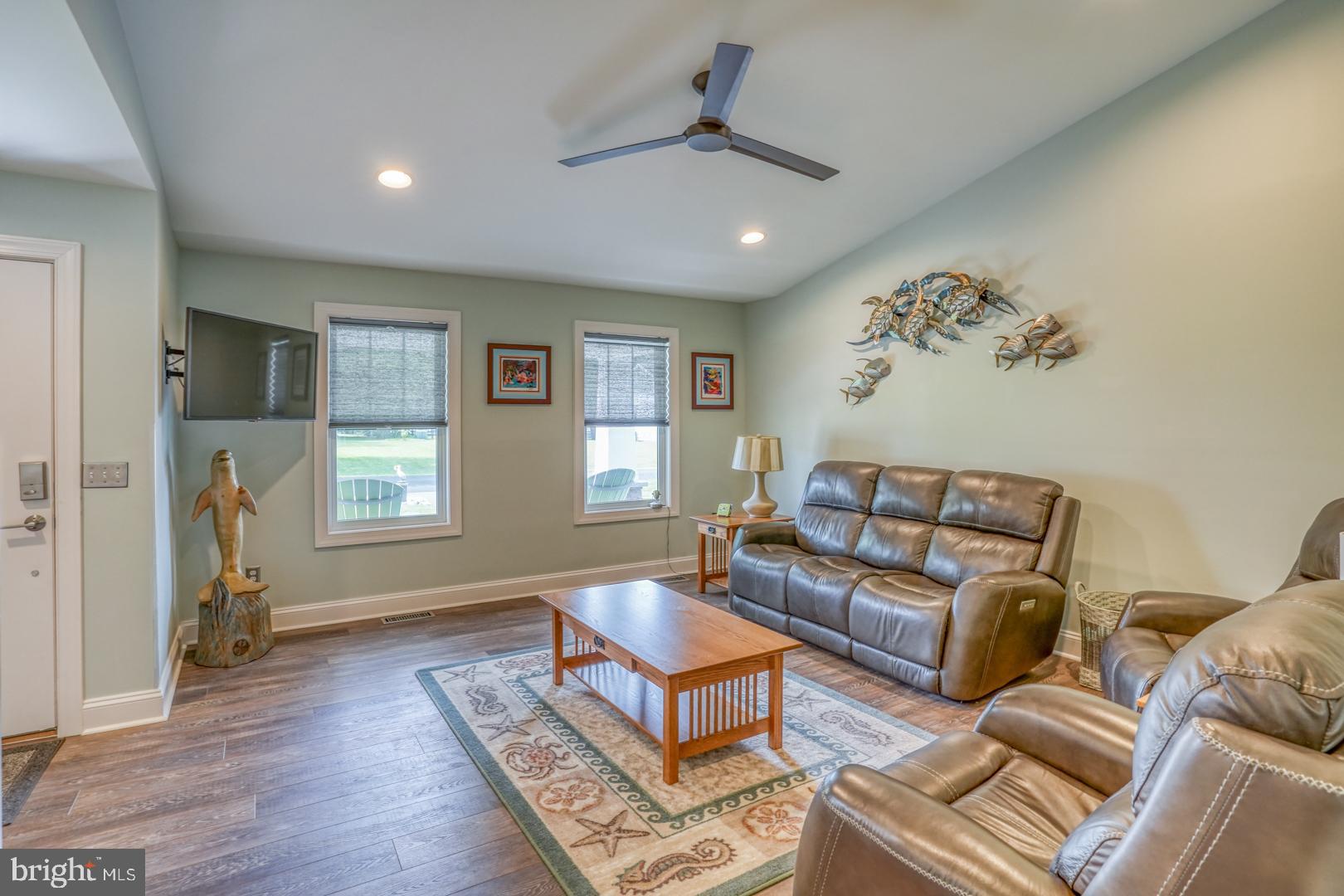 34769 Frontier Road Lewes, DE 19958 - Photo 20 of 45 living room