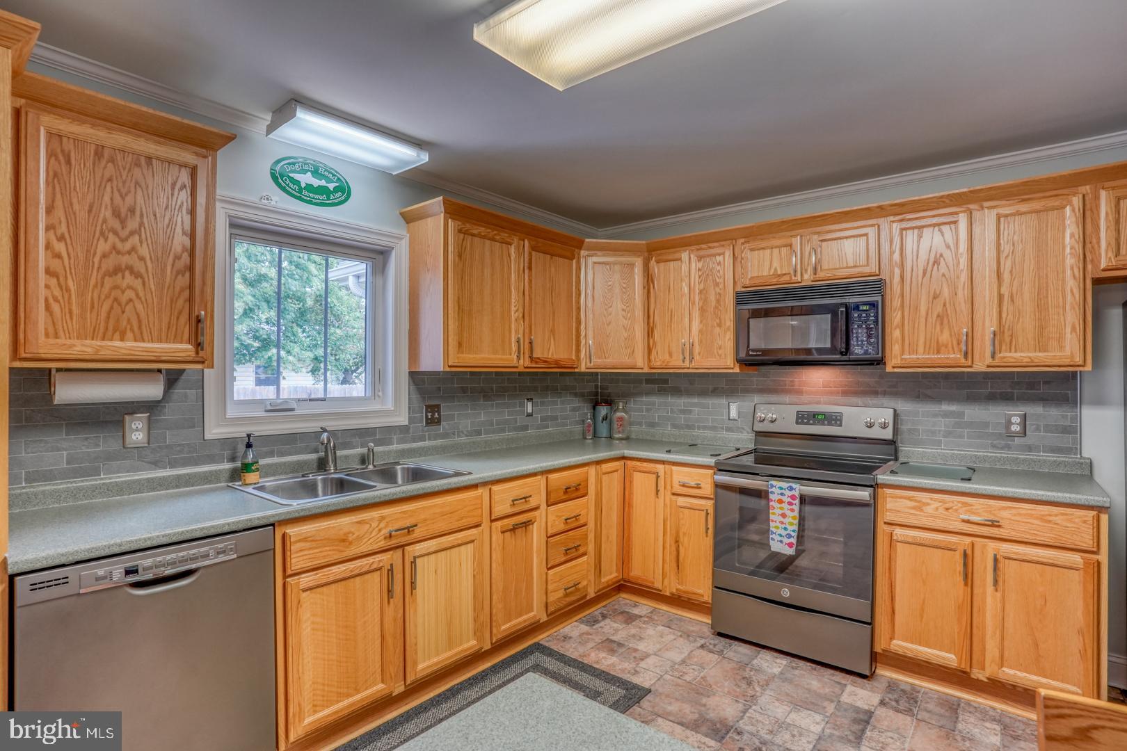 34769 Frontier Road Lewes, DE 19958 - Photo 25 of 45 large eat-in kitchen