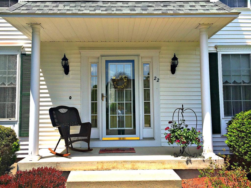 22 Autumn Woods Road Salem, NH 03079 - Photo 2 of 21 Gallery Image 2