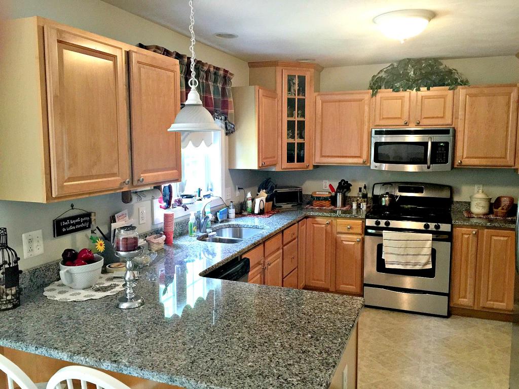 22 Autumn Woods Road Salem, NH 03079 - Photo 3 of 21 Gallery Image 3
