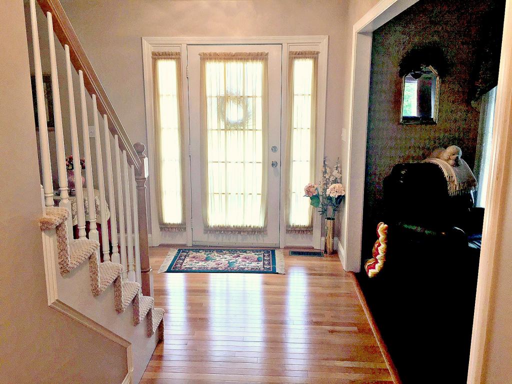 22 Autumn Woods Road Salem, NH 03079 - Photo 4 of 21 Gallery Image 4
