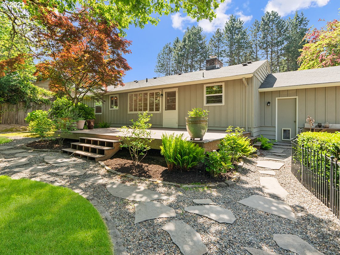 9125 Southwest Garden Home Road Portland, OR 97223 - Photo 27 of 32