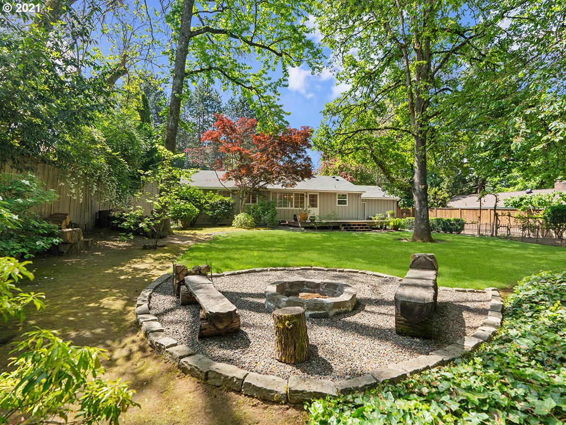 9125 Southwest Garden Home Road Portland, OR 97223 - Photo 5 of 32