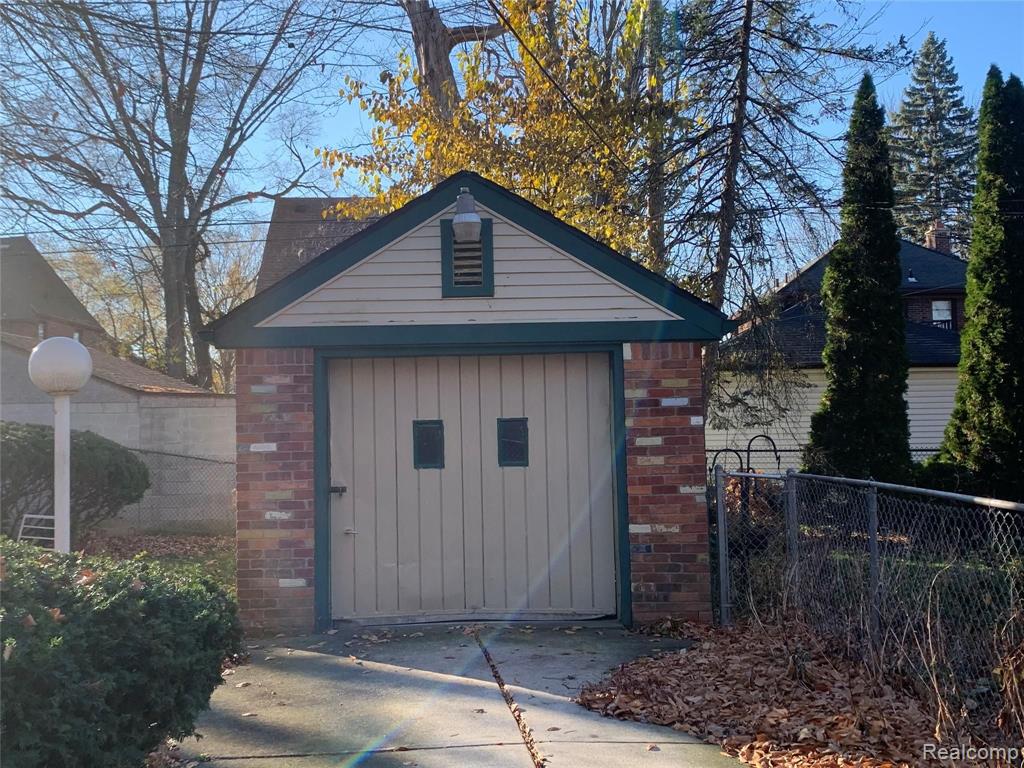 14627 Stahelin Road Detroit, MI 48223 - Photo 3 of 17