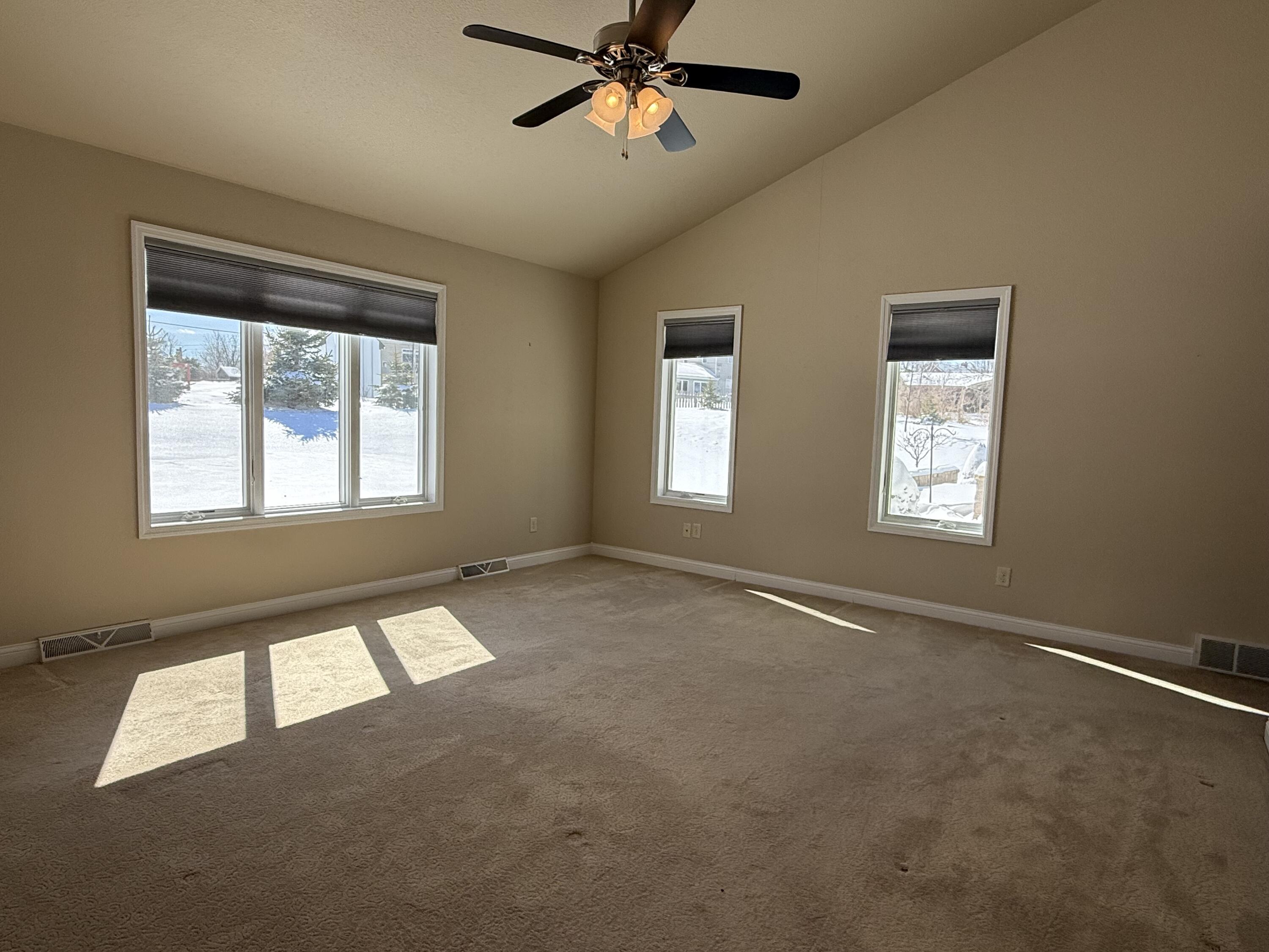 901 Hawthorne Court Manitowoc, WI 54220 - Photo 22 of 47 16 primary bedroom