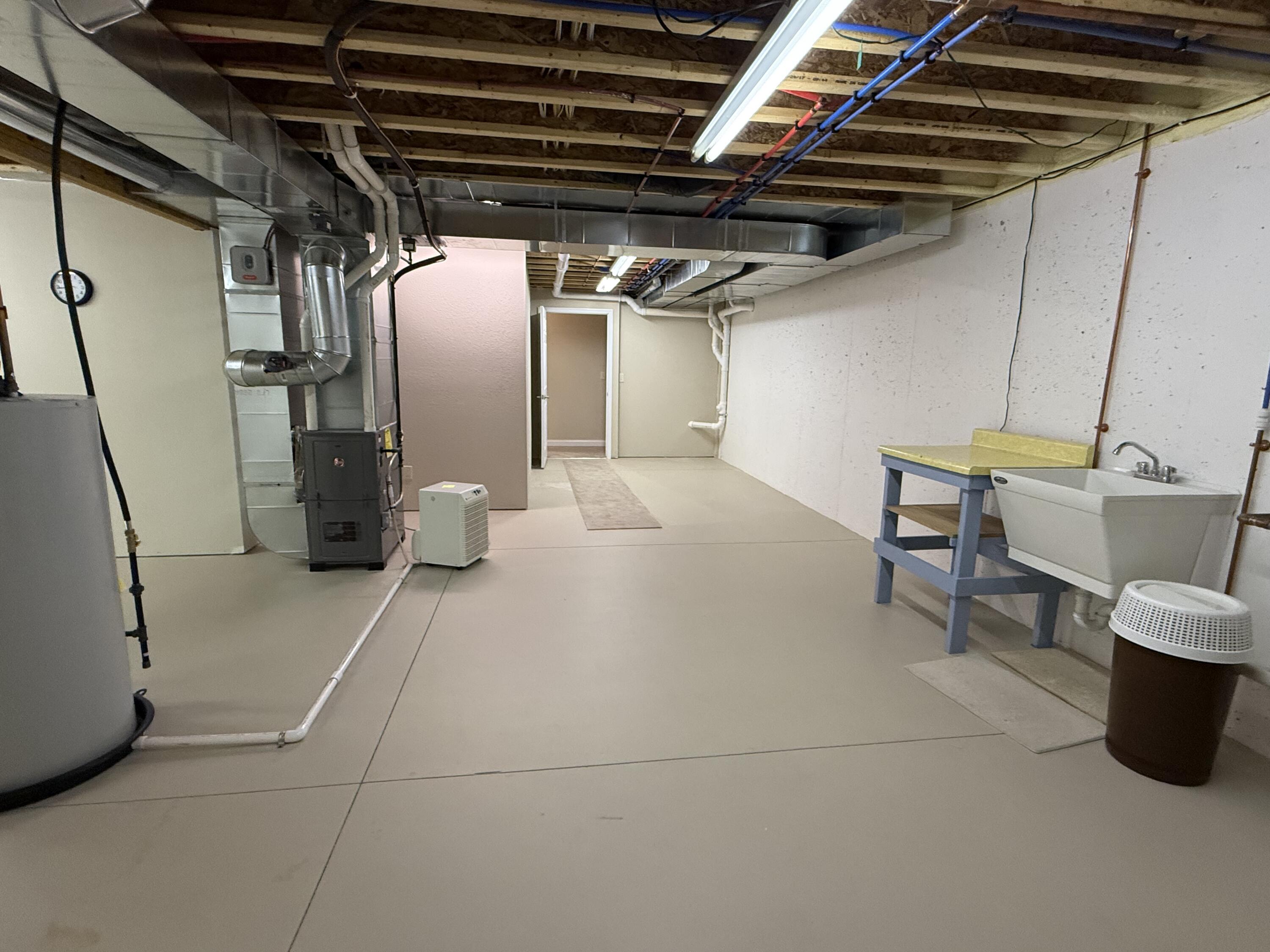 901 Hawthorne Court Manitowoc, WI 54220 - Photo 41 of 47 29 storage