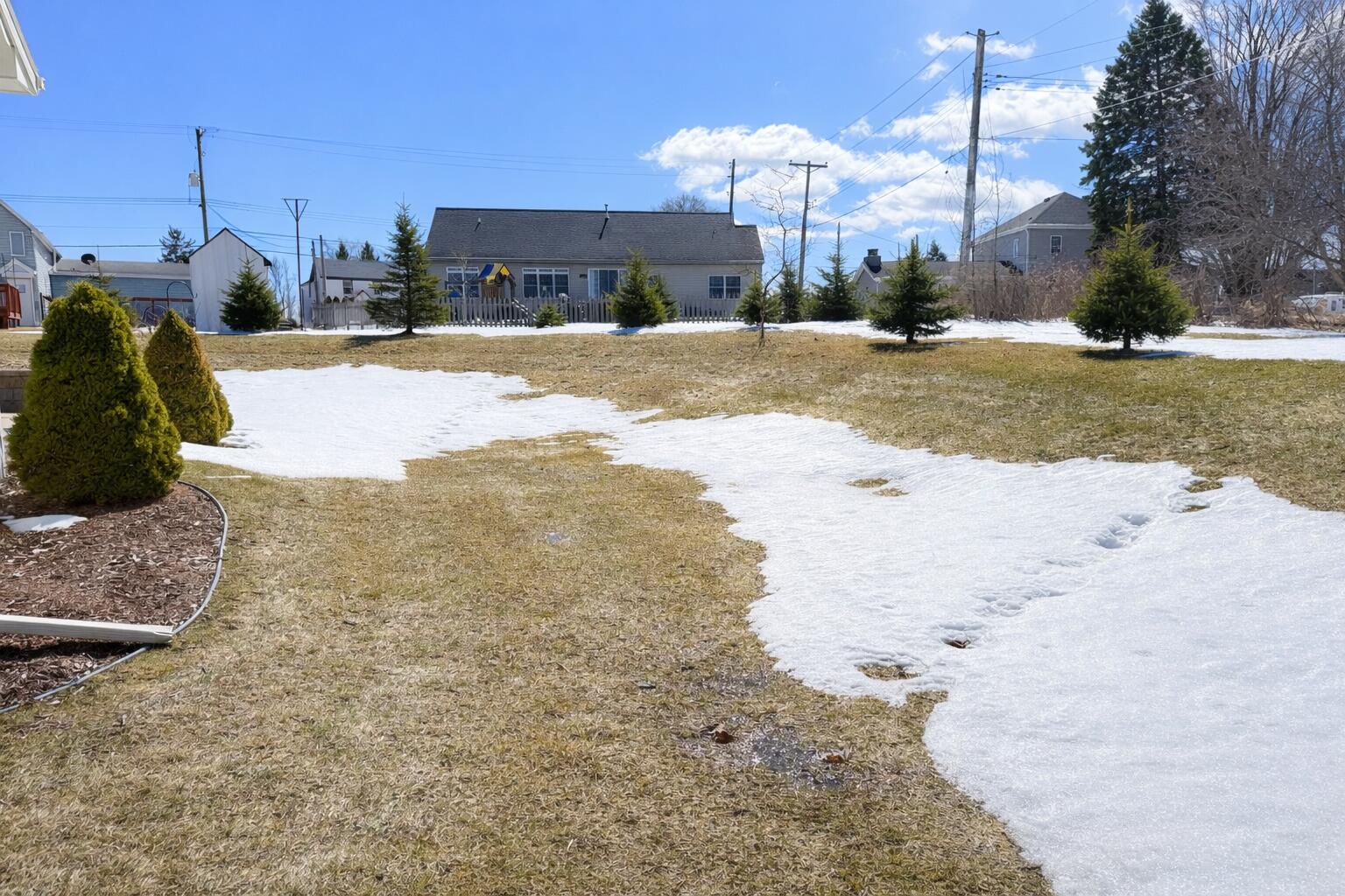 901 Hawthorne Court Manitowoc, WI 54220 - Photo 43 of 47 31 yard
