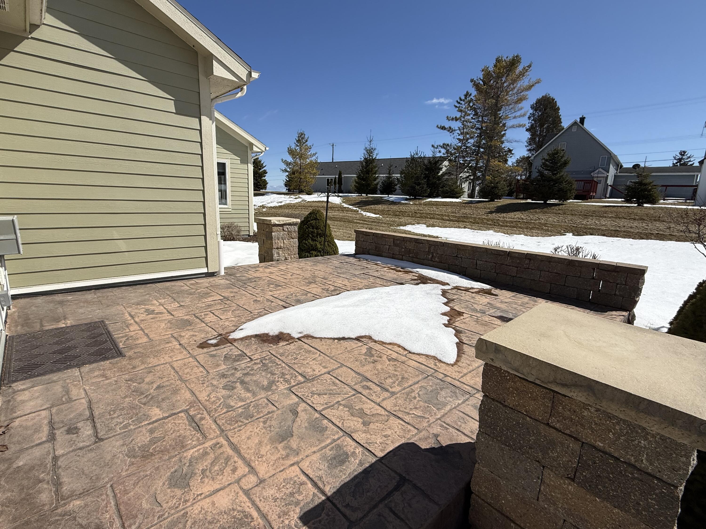 901 Hawthorne Court Manitowoc, WI 54220 - Photo 44 of 47 32 patio