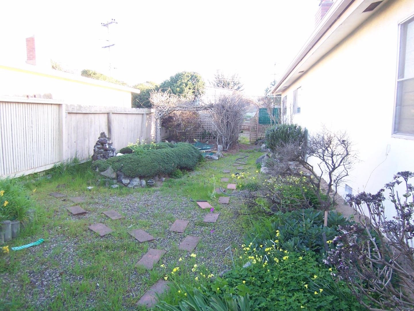 270 Beach Road Marina, CA 93933 - Photo 27 of 32 Gallery Image 27
