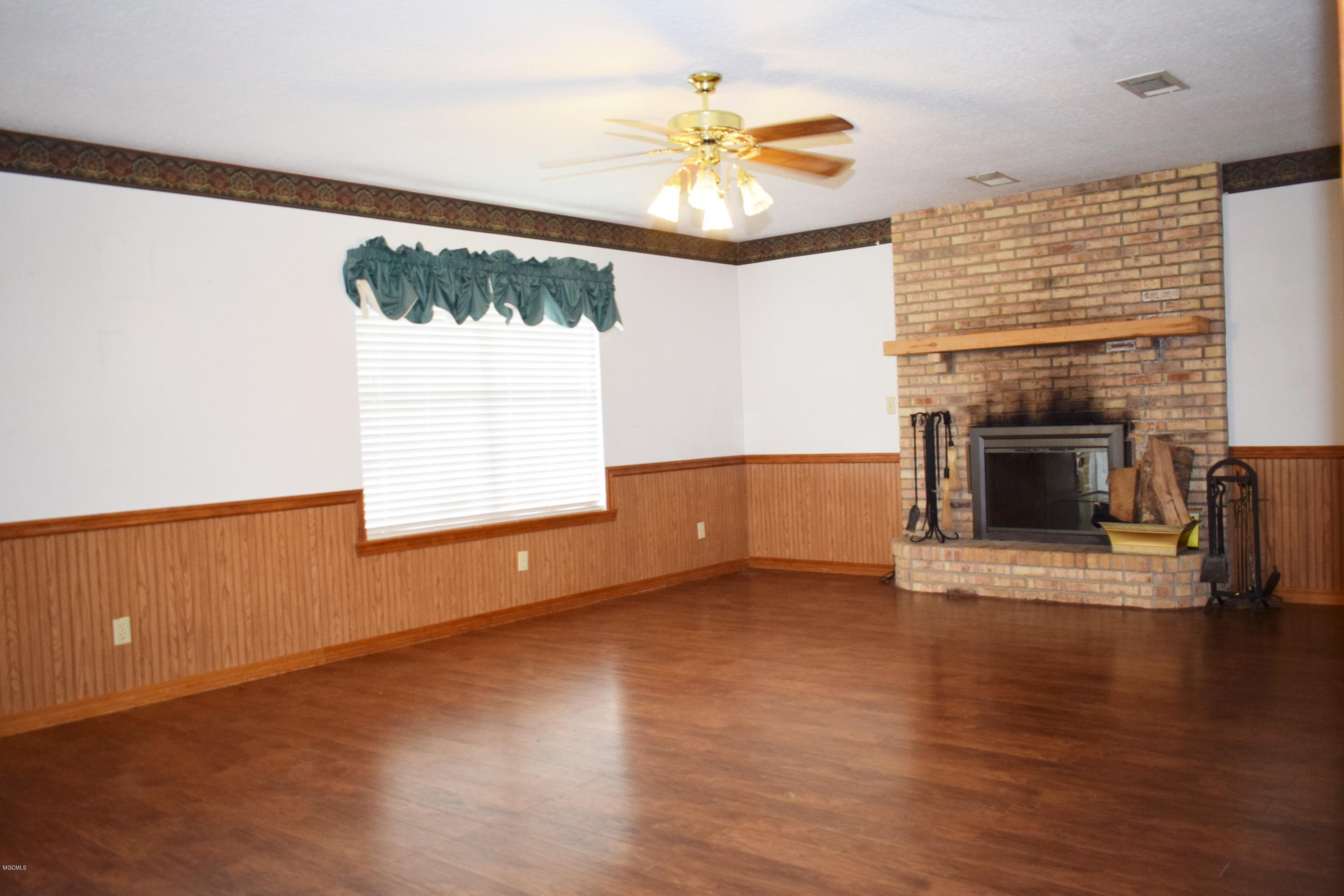176 Pine Loop Road McLain, MS 39456 - Photo 8 of 31 DSC_0045 (2)