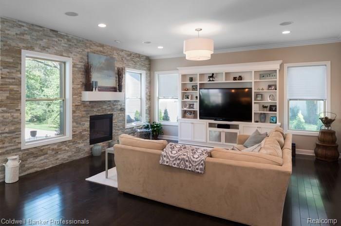 11570 Napier Road Plymouth, MI 48170 - Photo 7 of 12 Great Room