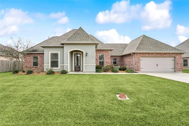 $1,800 | 40186 Crestwood Lane, Ponchatoula, LA 70454