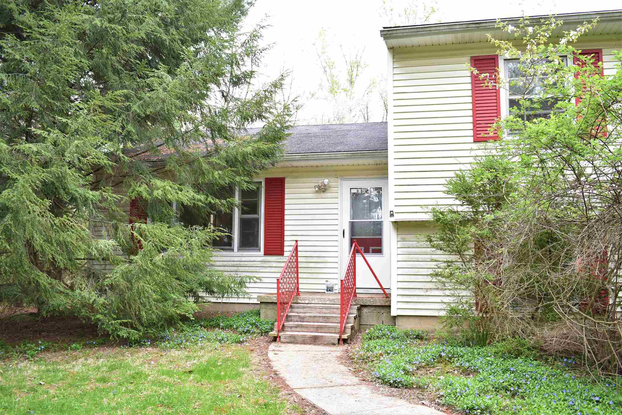 1235 East Matlock Road Bloomington, IN 47408 - Photo 2 of 27