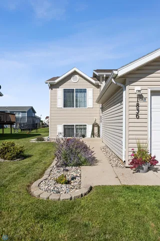 $279,000 | 1836 12th Street East, West Fargo, ND 58078