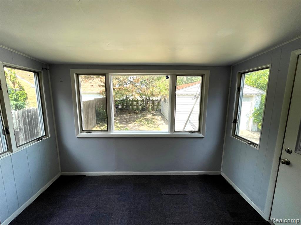 7431 Coolidge Street Center Line, MI 48015 - Photo 13 of 19